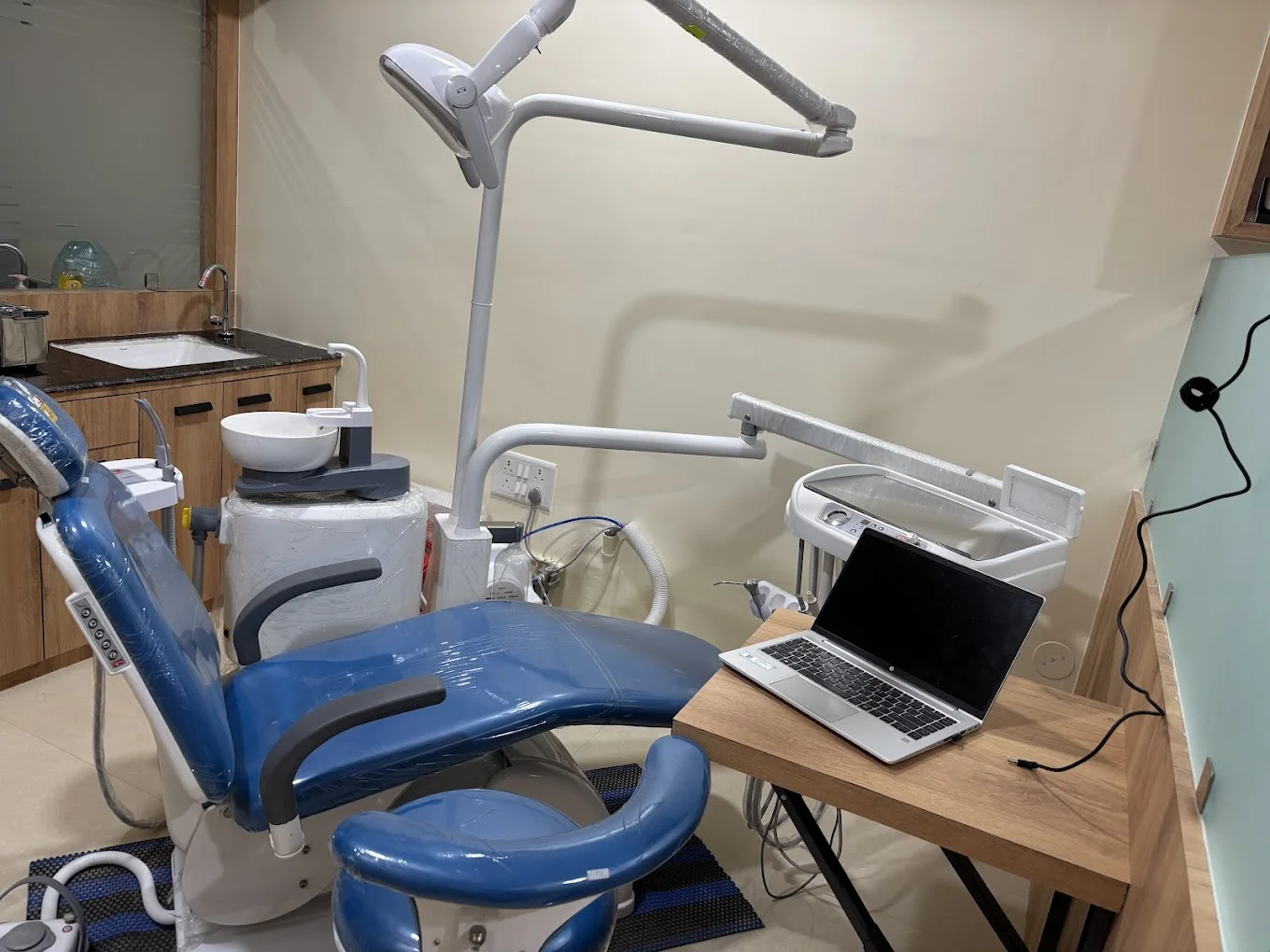 Advanced dental chair and tools