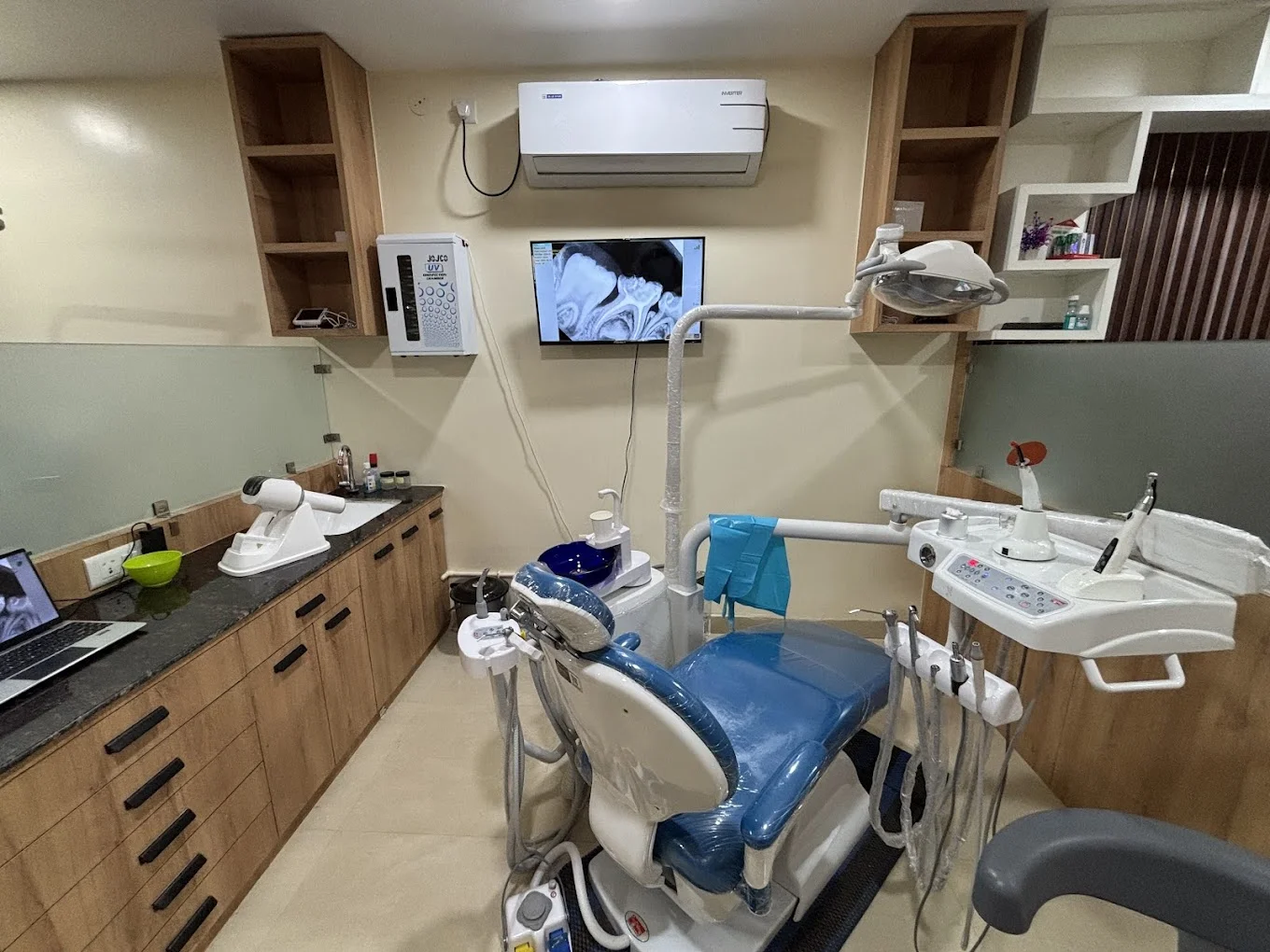 Dental Treatment Room with advanced equipment